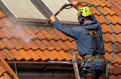 Démoussage et hydrofuge de toiture à Coupiac